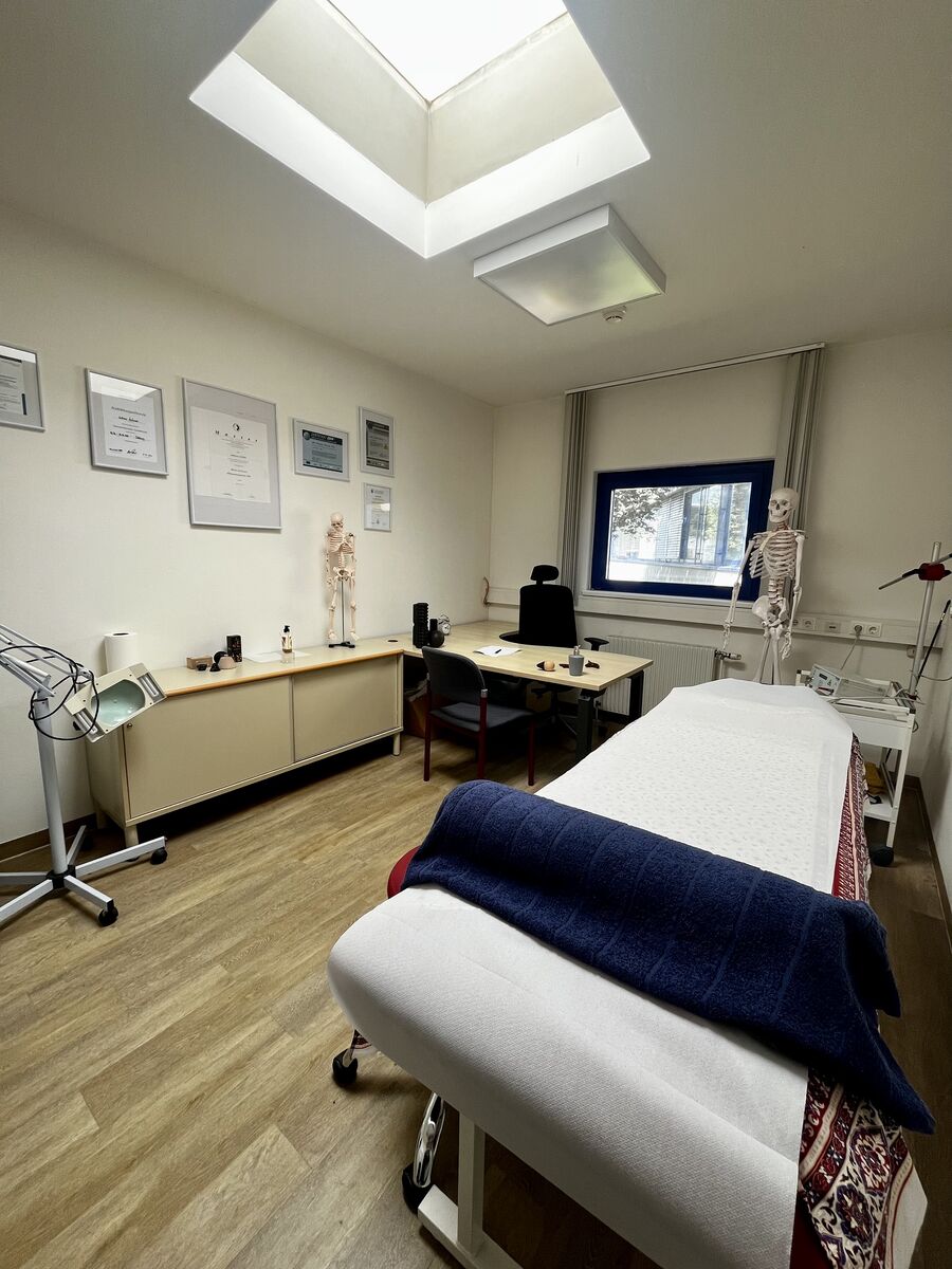 Behandlungsraum der Praxis für Wundtherapie und Schmerzmanagement in Wiener Neustadt